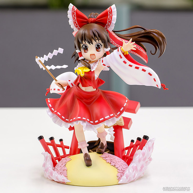 hakurei-reimu-dcm01