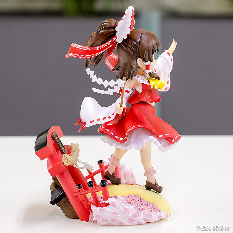 hakurei-reimu-dcm03