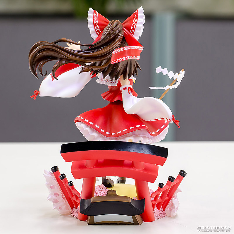 hakurei-reimu-dcm05