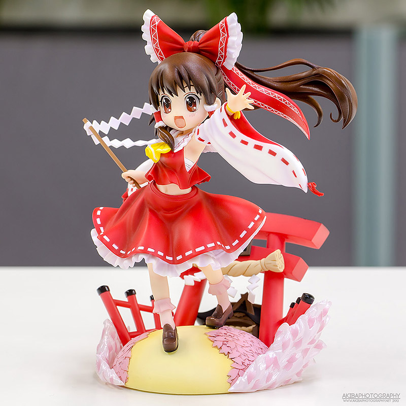 hakurei-reimu-dcm08