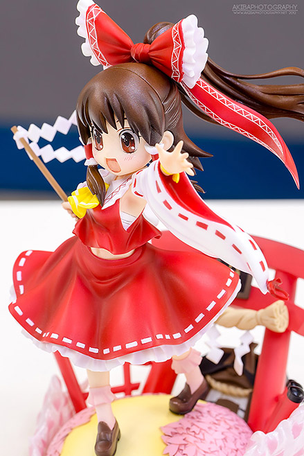 hakurei-reimu-dcm13